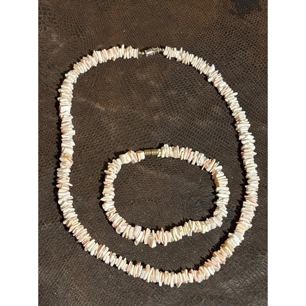 Vintage Natural Pink White Puka Shell Chip Necklace and Bracelet Jewelry Set